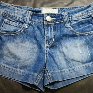 Size 5/6 MAURICES DENIM SHORTS